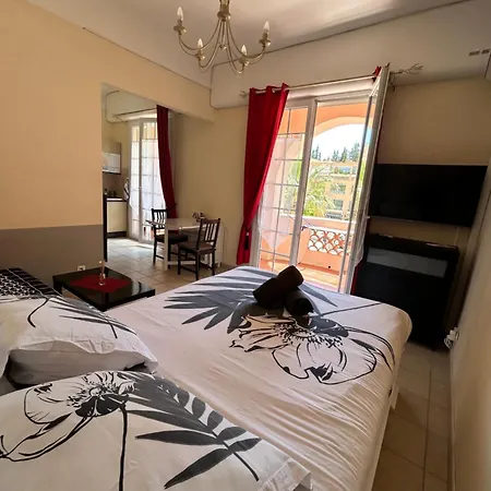 Avec Grand Balcon- De Caractere Apartment Bandol