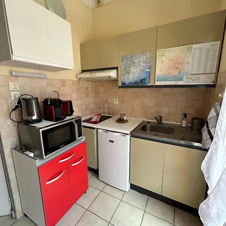Apartment Avec Grand Balcon- De Caractere