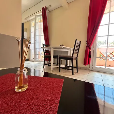 Avec Grand Balcon- De Caractere Apartment Bandol
