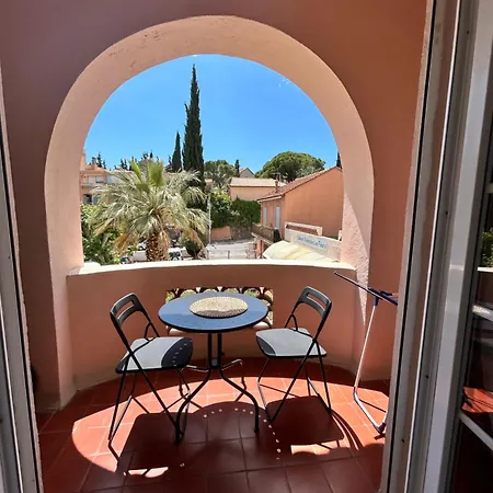 Avec Grand Balcon- De Caractere