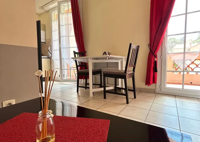 Lejlighed Avec Grand Balcon- De Caractere
