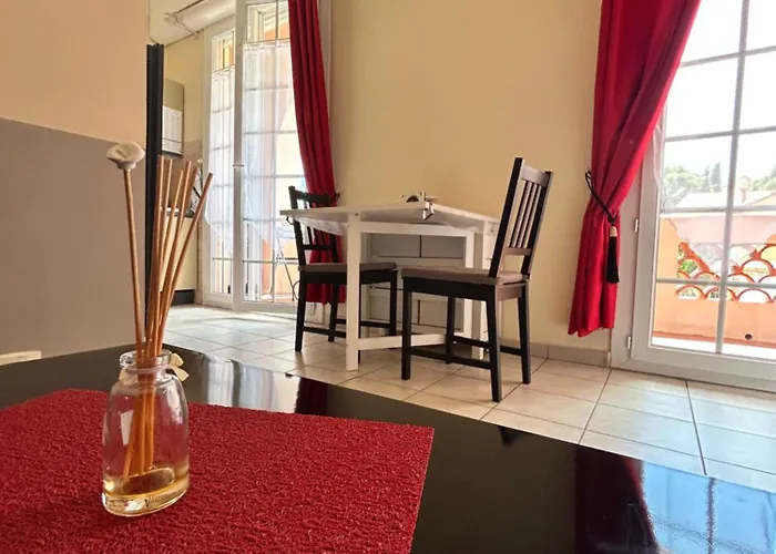 Avec Grand Balcon- De Caractere Lejlighed Bandol